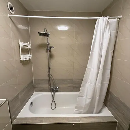 Shahin O I Apartman *